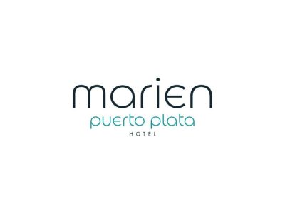 "Vista panorámica de la piscina y jardines tropicales en Marien Puerto Plata, hotel todo incluido en la costa norte dominicana."