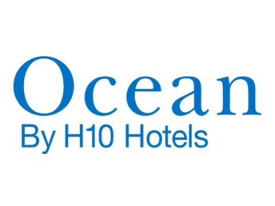 "Vista aérea de Ocean Blue & Sand y Ocean El Faro en Punta Cana, con playa privada, piscinas cristalinas y jardines tropicales ideales para vacaciones en República Dominicana."